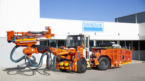 DB331 Secondary breaking drill rig