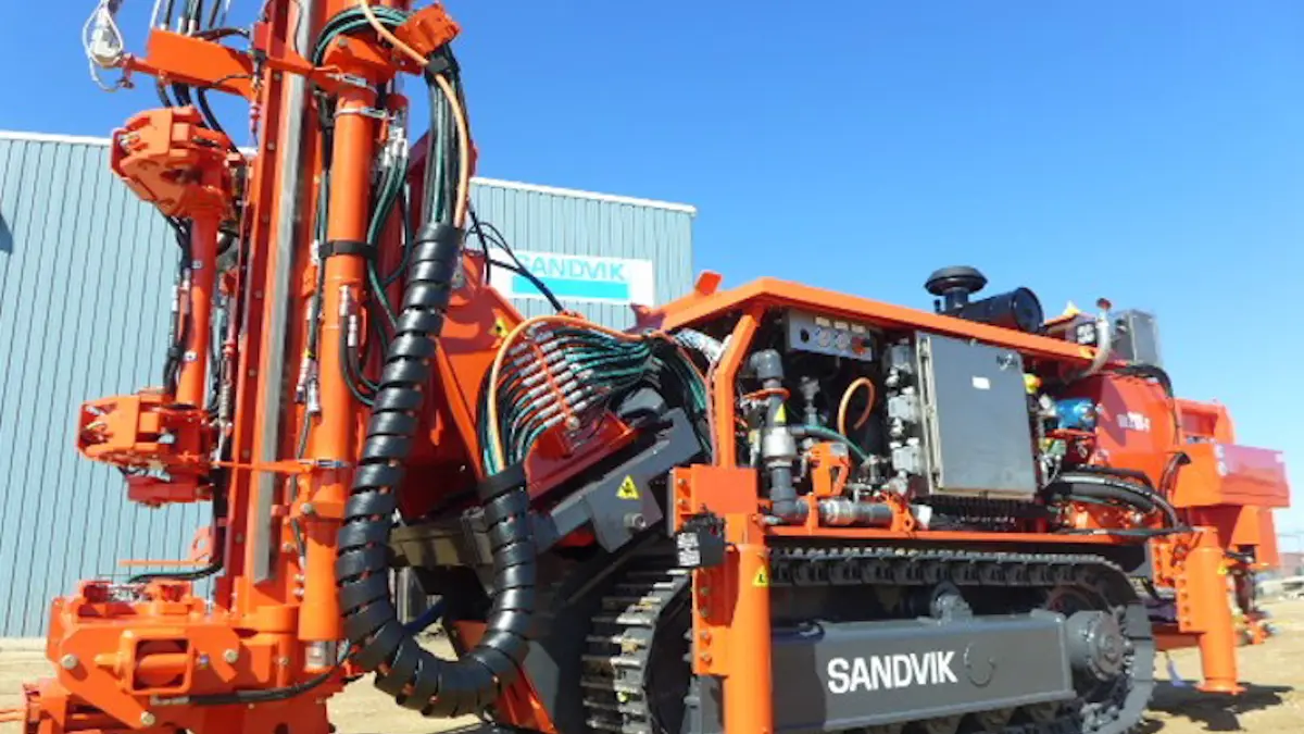 Tracked Dynamic Sampler Rig Sandvik DU211-T ITH (In The Hole) Drill Rig For Underground Drilling