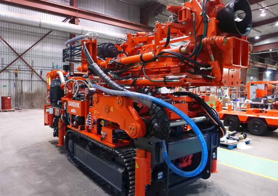 DU311-TK Tracked in-the-hole production drill rig compact drill