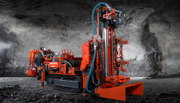 Alat Rig Sandvik DU311 Articulated in-the-hole production drill rig