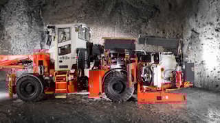 DT912iD Tunneling jumbo